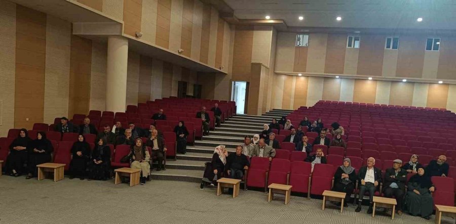 Kulu’da Hacı Adaylarına Seminer