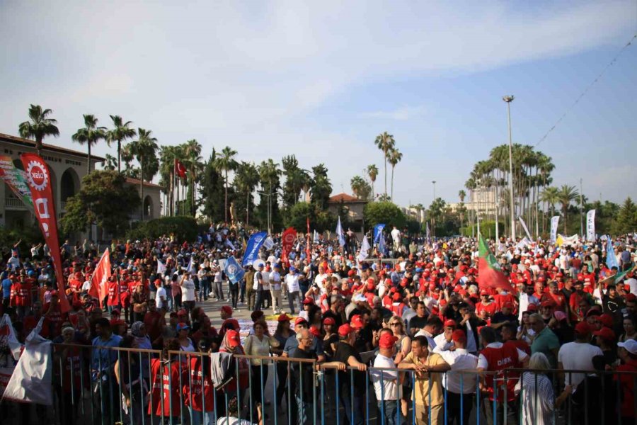 Mersin’de 1 Mayıs Coşkuyla Kutlandı