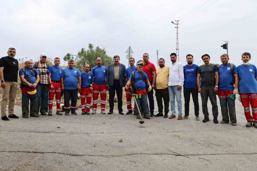 Başkan Yıldız, 1 Mayıs’ta Sahada Çalışan İşçileri Ziyaret Etti