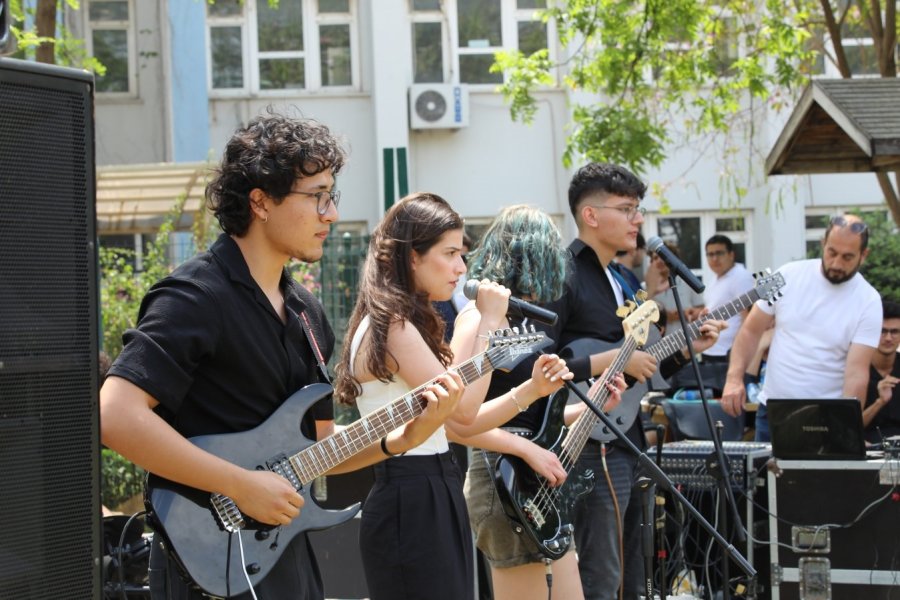 Hekim Adayları Akdeniz Tıp Öğrenci Günleri’nde Eğlendi