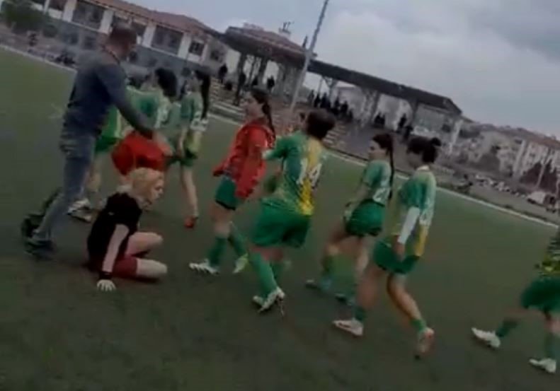 Aksaray’da Kadınların Futbol Maçındaki Kavga Kamerada: 7 Yaralı