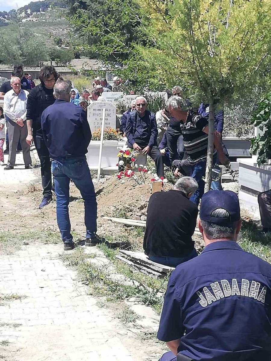 Kıbrıs Gazisi Törenle Toprağa Verildi