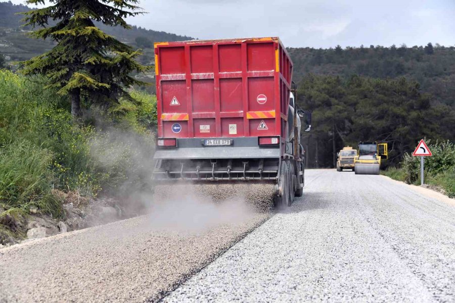 Büyükşehir Belediyesi, Kırsalda Asfalt Sezonuna Erdemli’den Başladı