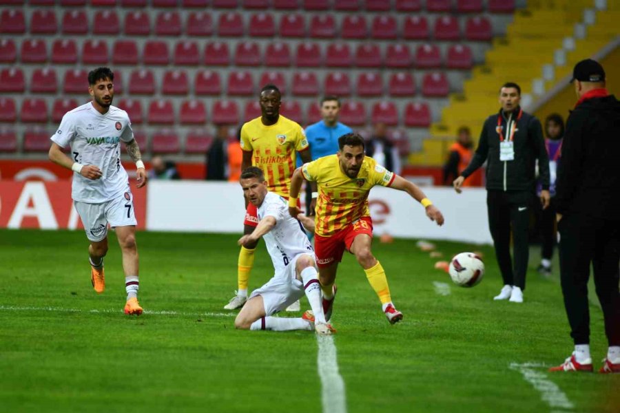 Trendyol Süper Lig: Kayserispor: 1 - Fatih Karagümrük: 0 (ilk Yarı)