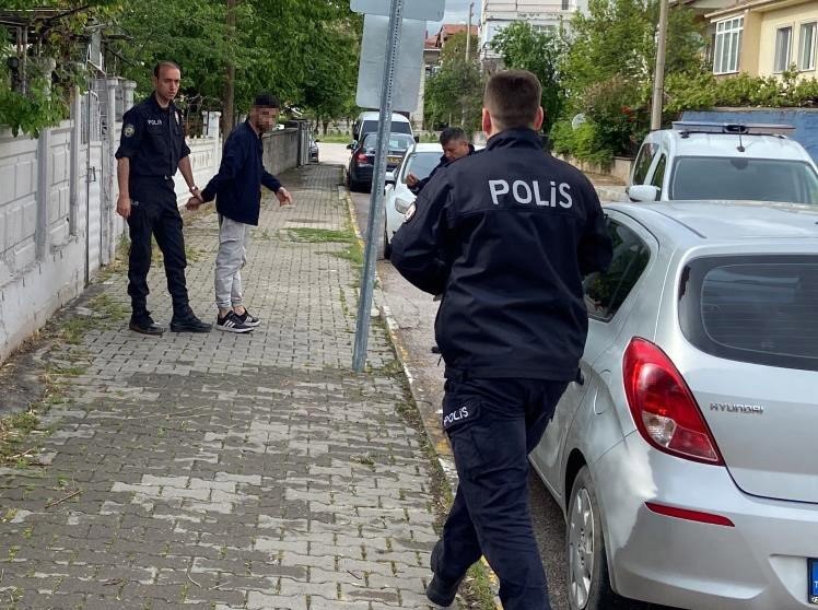 Aksaray’da Film Sahnelerini Aratmayan Şüpheli-polis Kovalamacası Kamerada