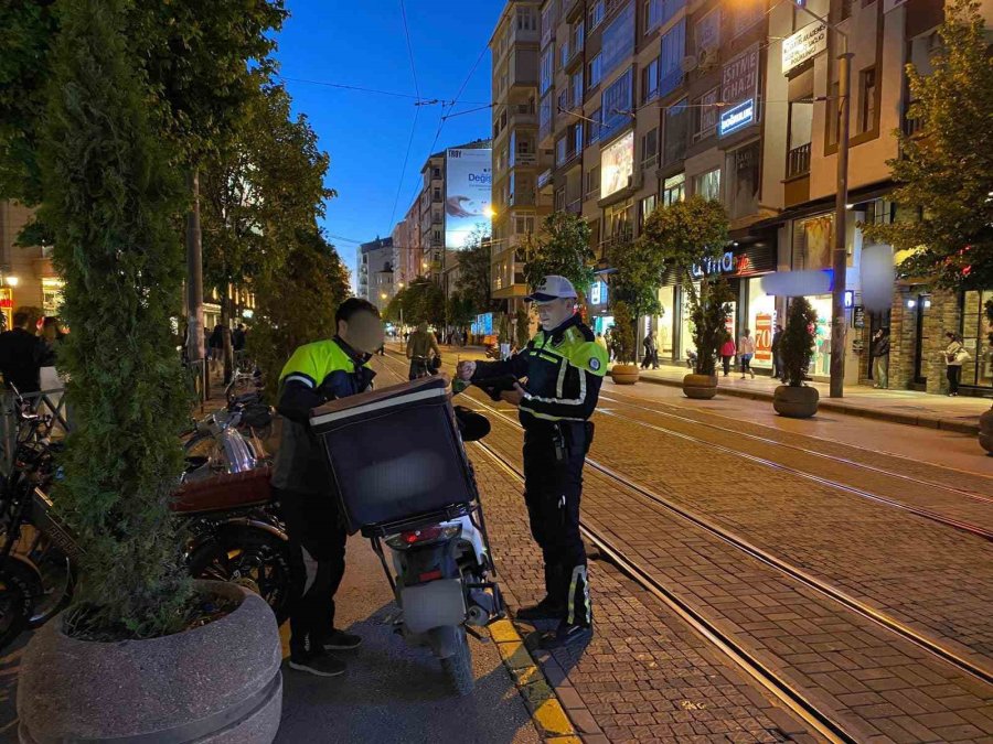 Araç Trafiğine Kapalı Bölgeleri Kullanan Motosiklet Ve Motorlu Bisiklet Sürücülerine 108 Bin 856 Tl Ceza Kesildi