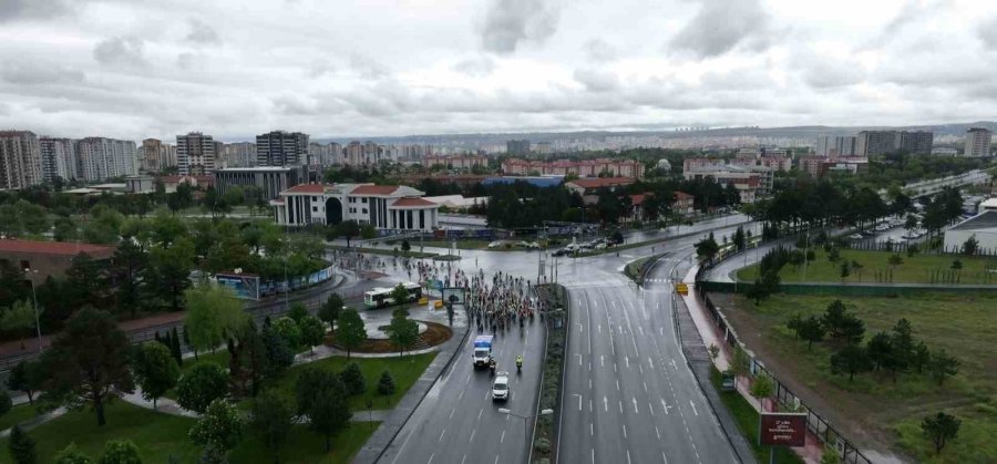 Büyükşehir’in 11. Yeşilay Bisiklet Turu’na Yoğun İlgi