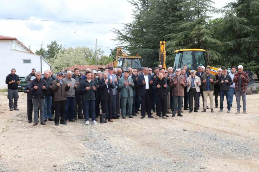 Başkan Kurt Yenikent Ve Kalkanlı Mahallesindeki Yağmur Dualarına Katıldı