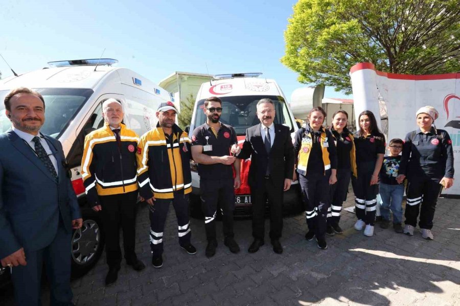 Yeni Ambulansların Devir Teslim Töreni Gerçekleşti