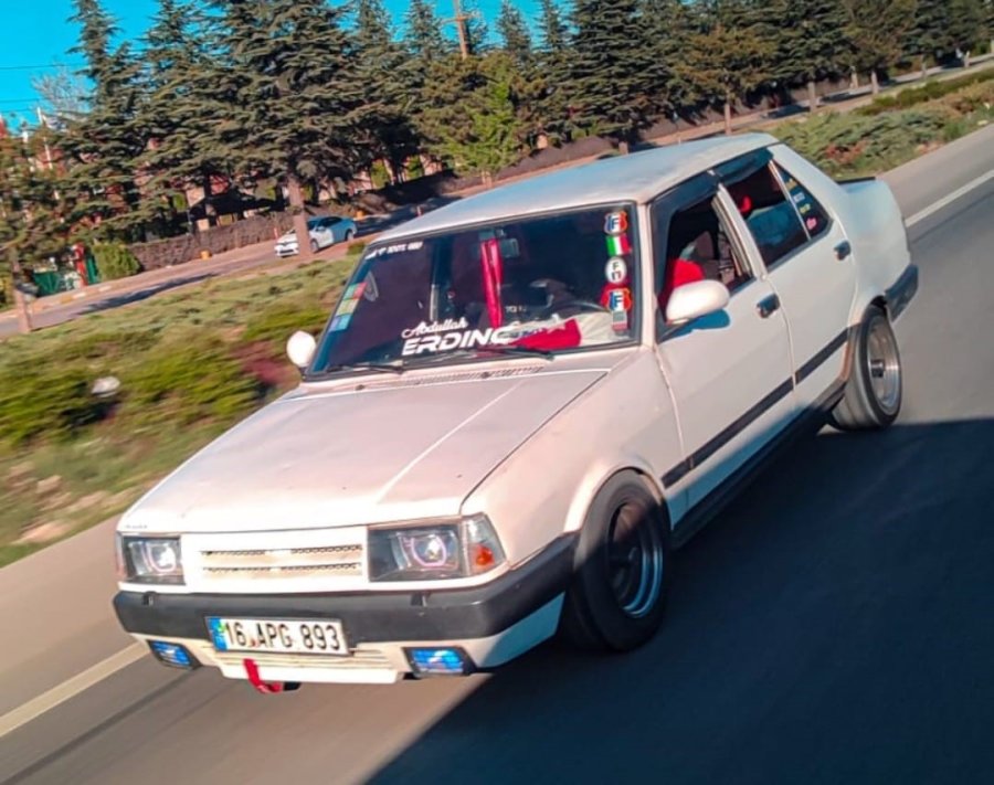 Park Halindeki Otomobilin Çalınma Anı Güvenlik Kameralarına Yansıdı