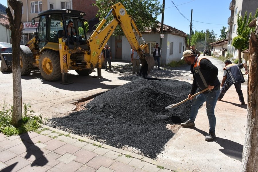 İnönü Belediyesi Asfaltlarda Yama Çalışması Başlattı