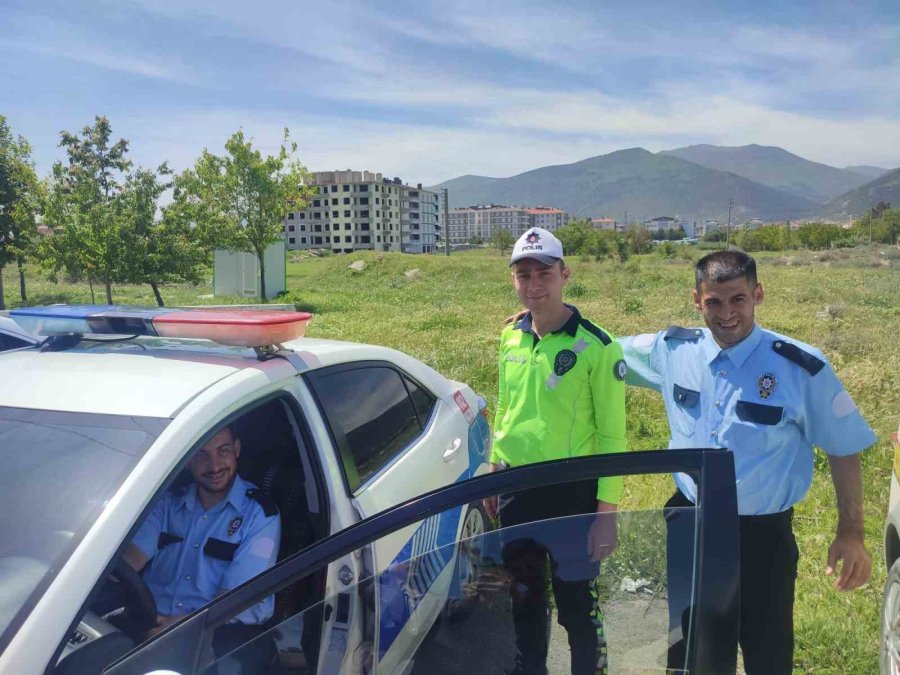 Konya’da Özel Gençlerden Trafik Denetimi