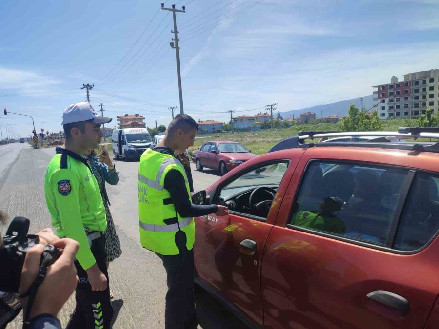 Konya’da Özel Gençlerden Trafik Denetimi