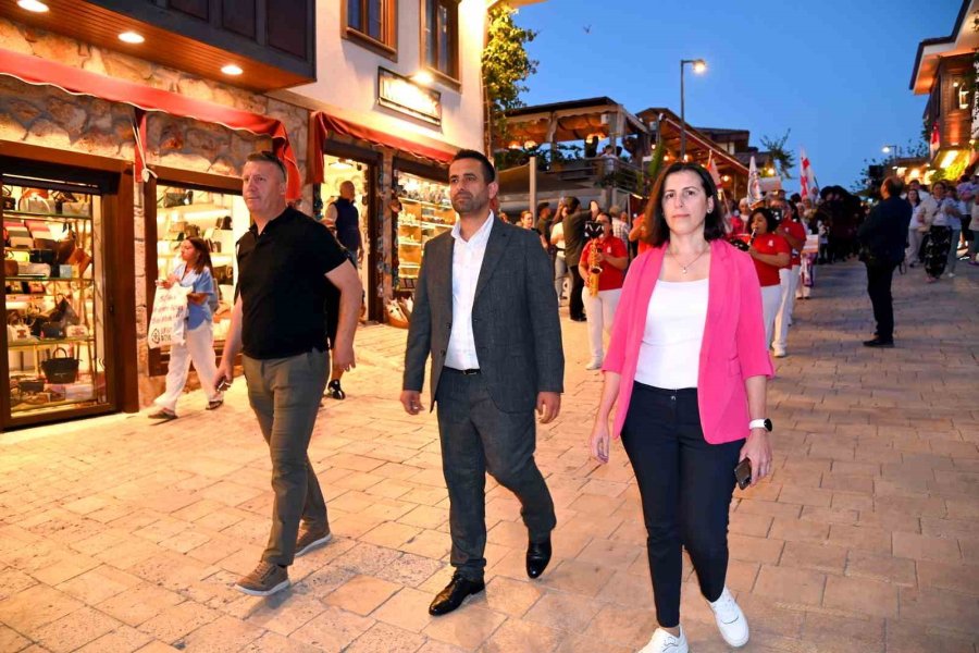 Manavgat’ta Dans Ve Müzik Festivali