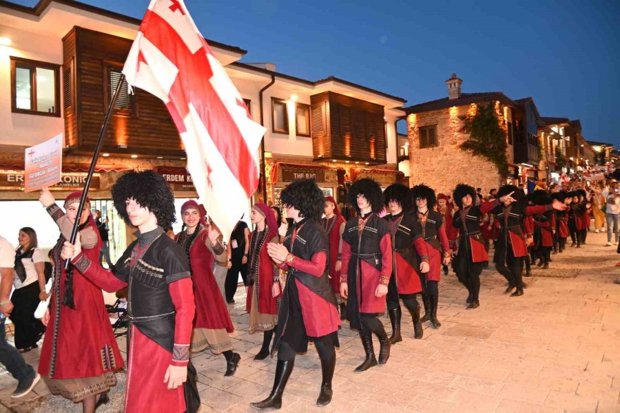 Manavgat’ta Dans Ve Müzik Festivali