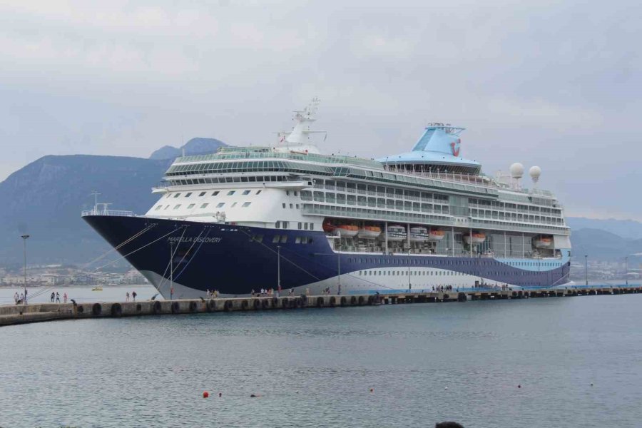 Alanya’ya Sezonun İlk Yolcu Gemisi Demir Attı