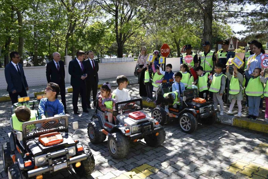 Karaman’da “karayolu Trafik Güvenliği Ve Karayolu Trafik Haftası” Etkinlikleri