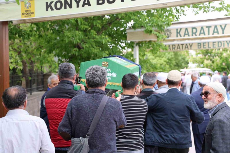 Kadınlar Pazarı’nın Nazife Teyze’sine Veda