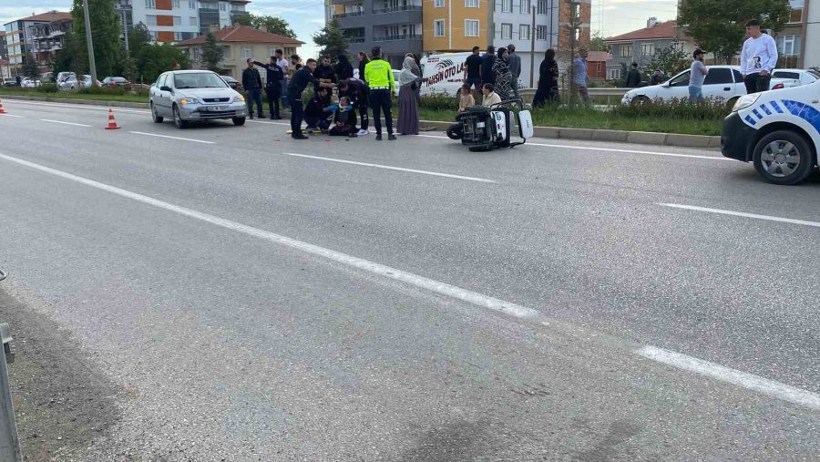 Konya’da Üç Tekerlekli Bisiklet Otomobille Çarpıştı: 1 Yaralı