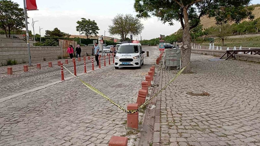 Tartıştığı Kişiyi Kalbinden Bıçaklayarak Öldürdü