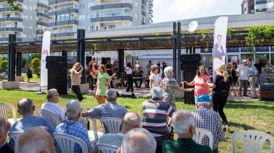 Mersin’de Emekliler Yazı ’bahar Şenliği’ İle Karşıladı