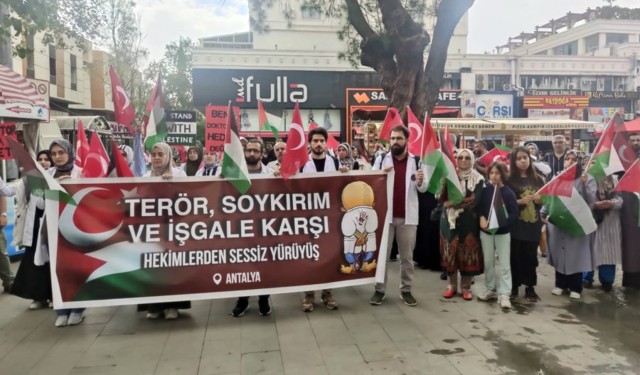 Antalyalı Hekimlerden Filistin İçin ‘sessiz Yürüyüş’