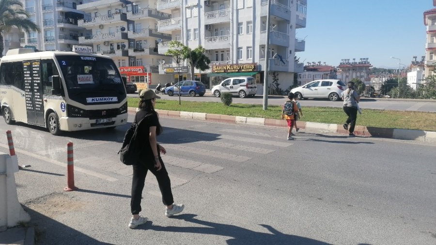 Ölümlü Kaza Sonası Kapatılan Yaya Geçidinin Silinmeyen Çizgileri Kazaya Davetiye Çıkartıyor