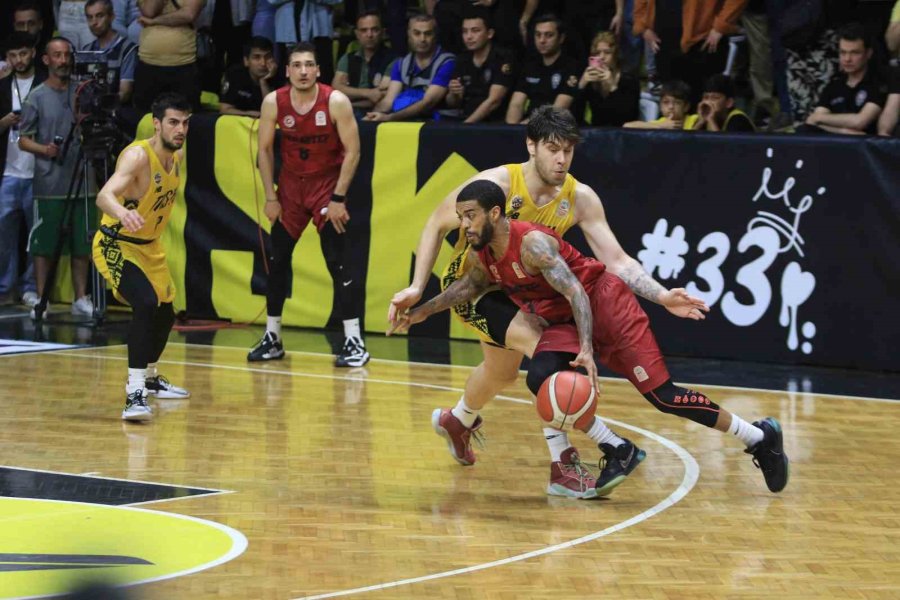 Türkiye Basketbol Ligi: Mersin Büyükşehir Belediyesi: 79 - Gaziantep Basketbol: 77