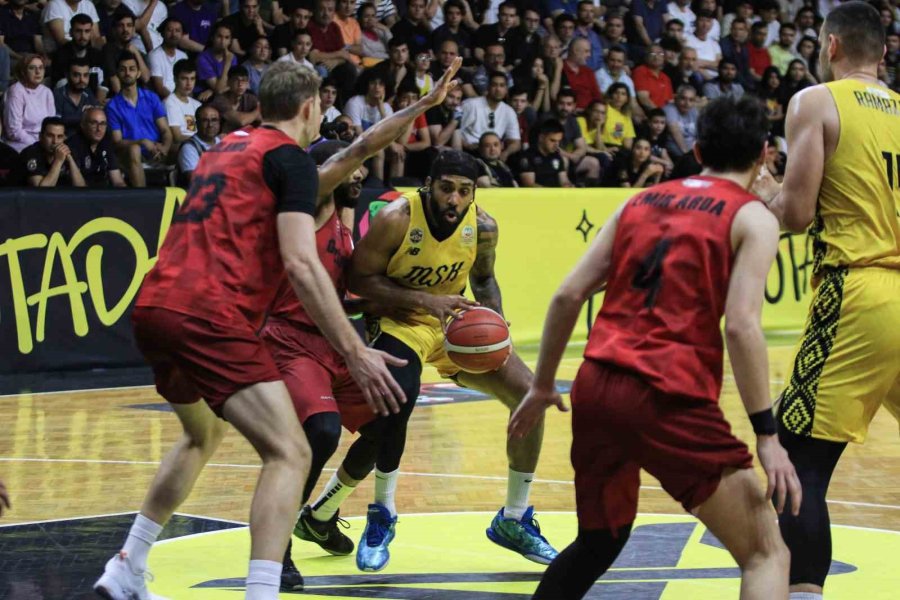 Türkiye Basketbol Ligi: Mersin Büyükşehir Belediyesi: 79 - Gaziantep Basketbol: 77