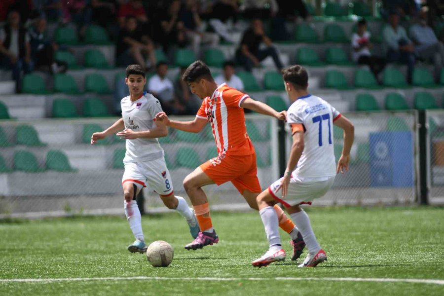 U18 Türkiye Şampiyonası: Niğde Belediyespor: 4 - Adana 1954 Fk: 3