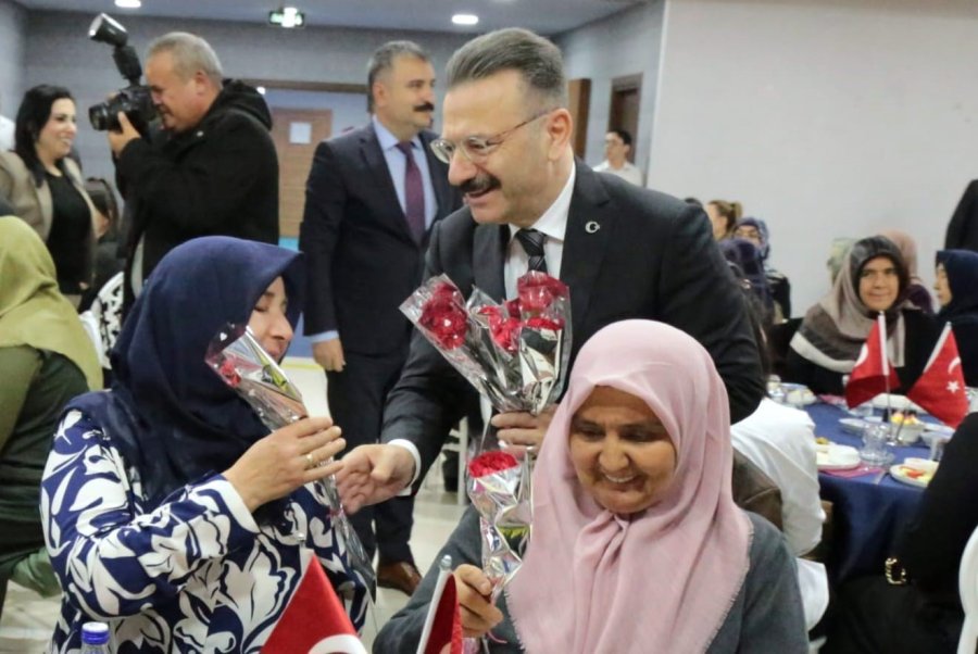 Vali Hüseyin Aksoy, Şehit Anneleriyle Kahvaltıya Katıldı