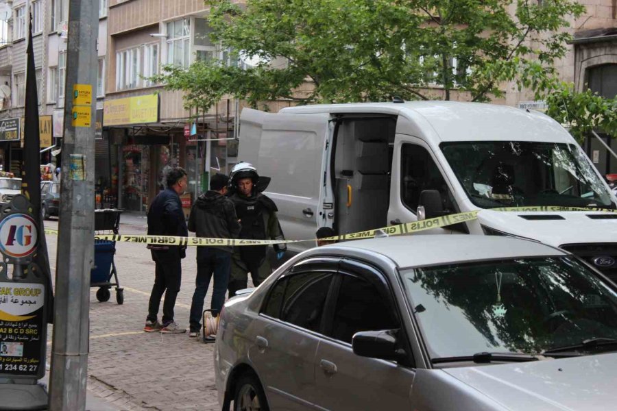 Kayseri’de Aynı Bölgede Bulunan Üç Şüpheli Çanta Fünyeyle Patlatıldı