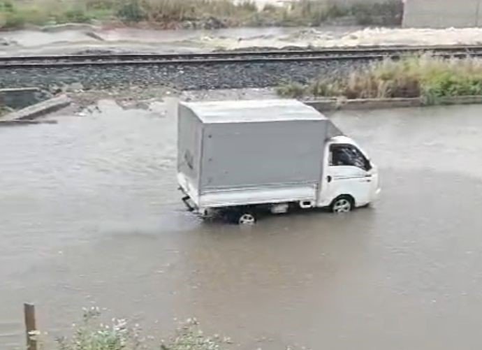 Tarsus Sağanak Yağmurda Sular Altında Kaldı