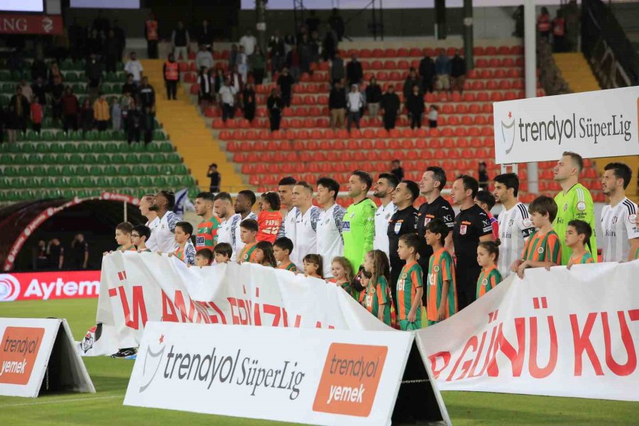 Trendyol Süper Lig: Alanyaspor: 0 - Beşiktaş: 0 (maç Devam Ediyor)