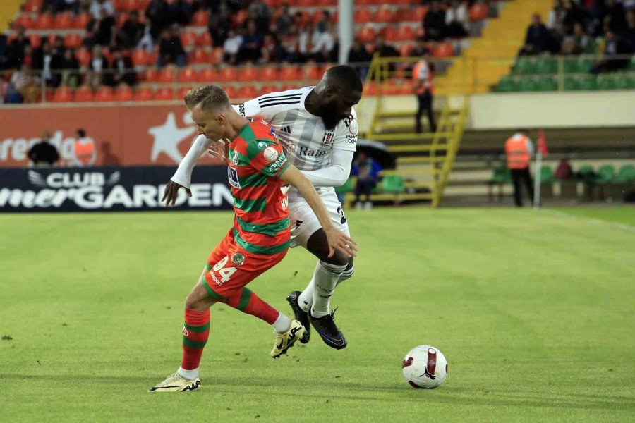 Trendyol Süper Lig: Alanyaspor: 0 - Beşiktaş: 0 (maç Devam Ediyor)