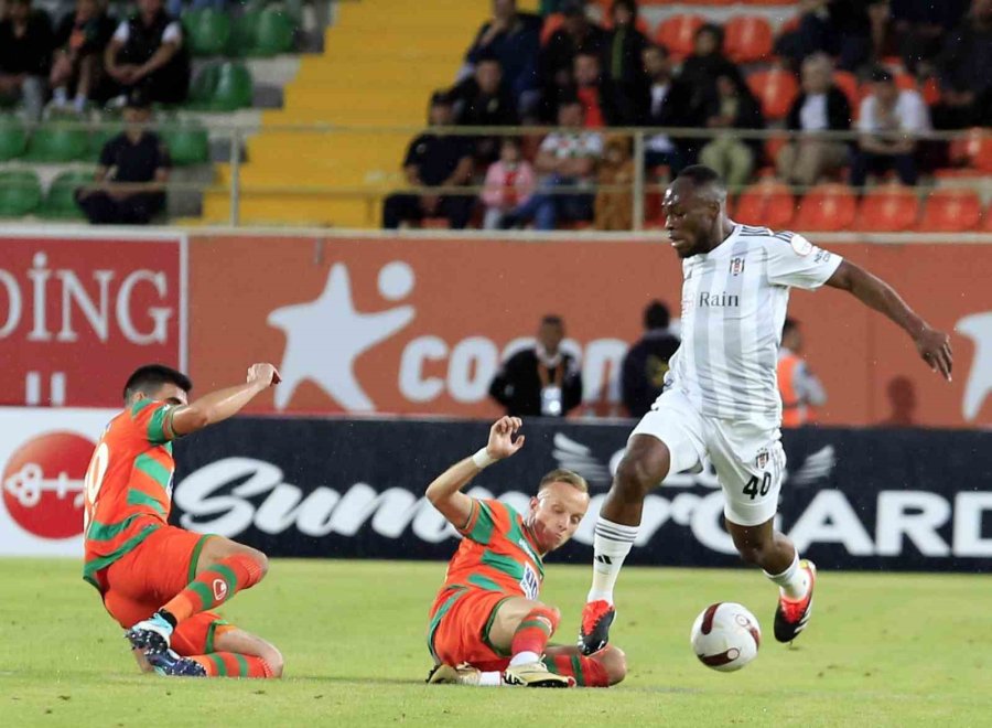 Trendyol Süper Lig: Alanyaspor: 0 - Beşiktaş: 0 (maç Devam Ediyor)