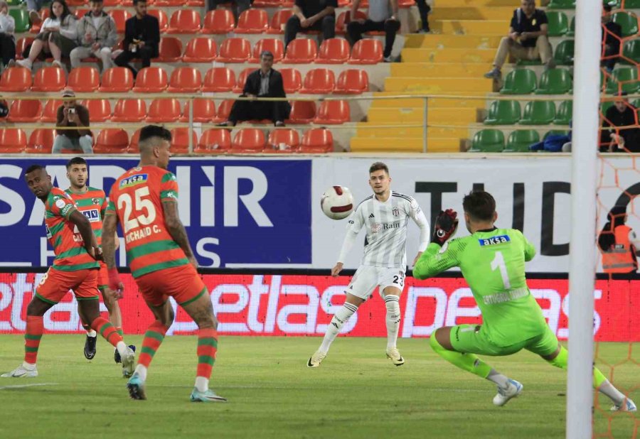 Trendyol Süper Lig: Alanyaspor: 1 - Beşiktaş: 1 (maç Sonucu)