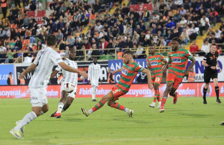 Trendyol Süper Lig: Alanyaspor: 1 - Beşiktaş: 1 (maç Sonucu)