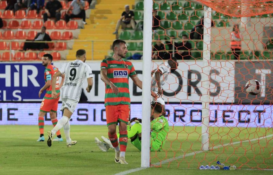 Trendyol Süper Lig: Alanyaspor: 1 - Beşiktaş: 1 (maç Sonucu)