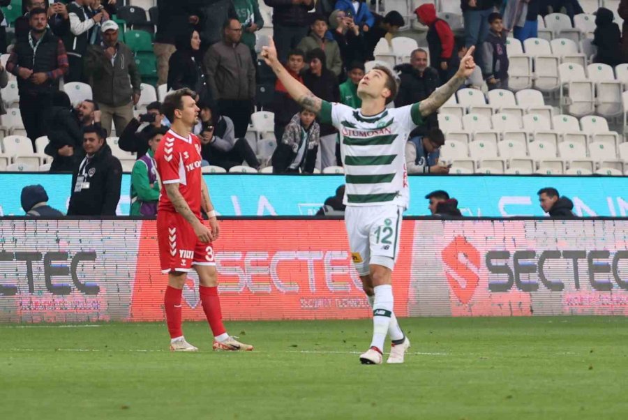 Trendyol Süper Lig: Konyaspor: 3 - Samsunspor: 0 (ilk Yarı)