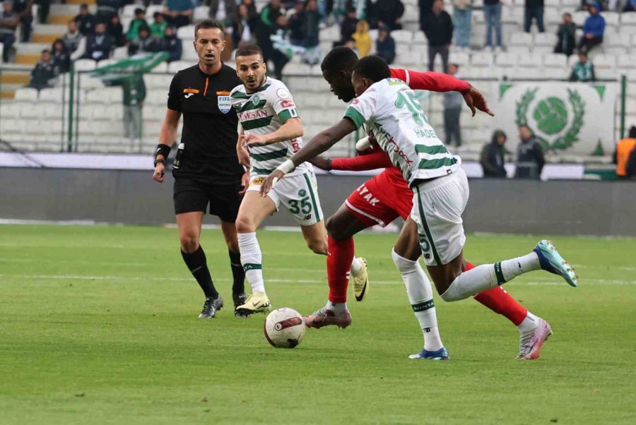 Trendyol Süper Lig: Konyaspor: 3 - Samsunspor: 0 (ilk Yarı)