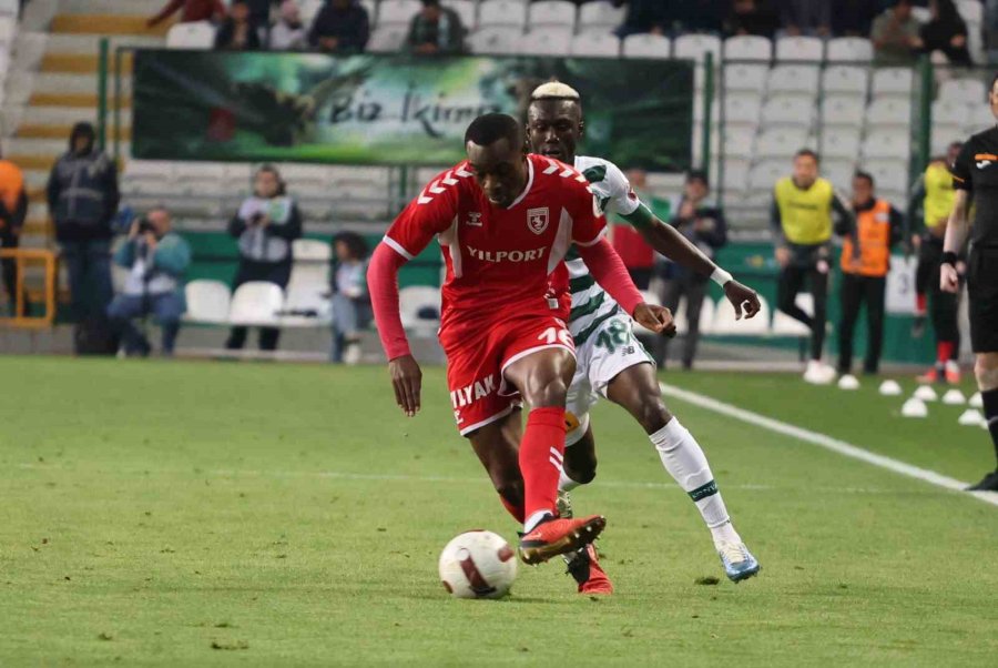 Trendyol Süper Lig: Konyaspor: 3 - Samsunspor: 0 (ilk Yarı)