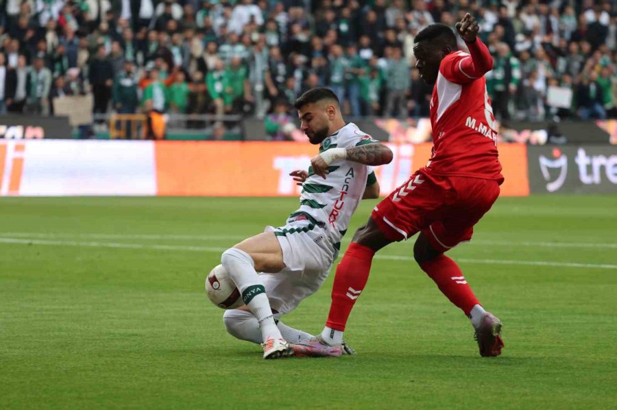 Trendyol Süper Lig: Konyaspor: 3 - Samsunspor: 0 (ilk Yarı)