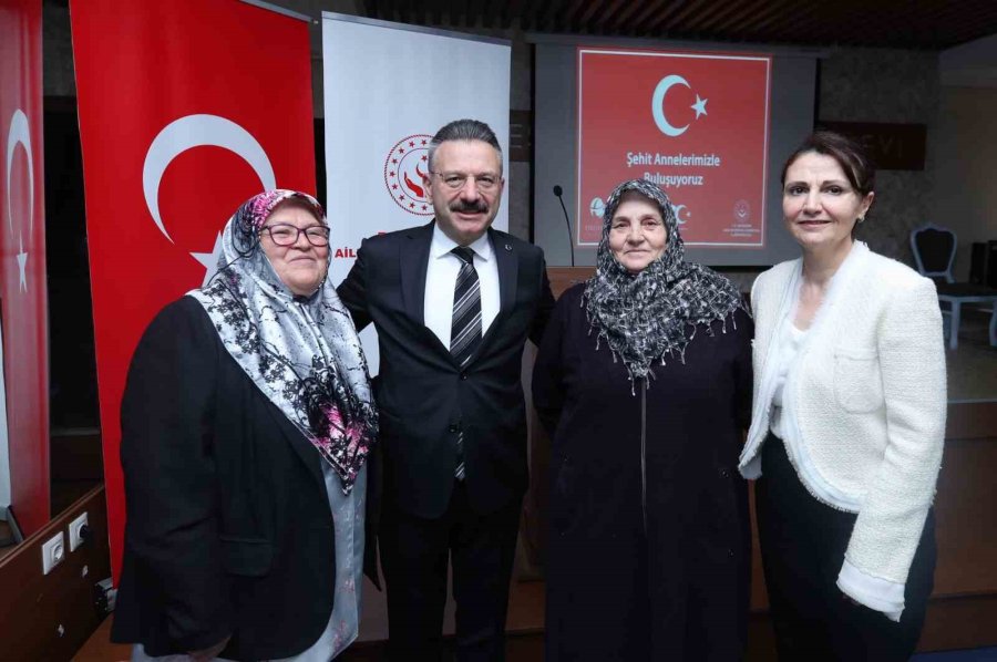 Vali Hüseyin Aksoy, Şehit Anneleriyle Kahvaltıya Katıldı