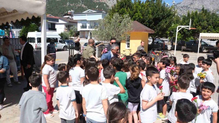 Trafik Kazasında Hayatını Kaybeden Okul Müdürü Gözyaşları Arasında Anıldı