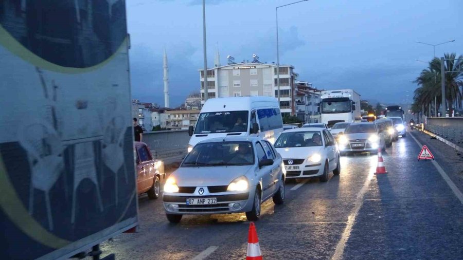 Köprüdeki Feci Kaza Ucuz Atlatıldı