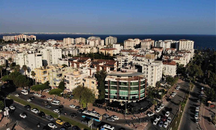 Antalya’ya Yerleşen Rusya Ve Ukraynalılar Memleketlerine Dönüş Yapıyor