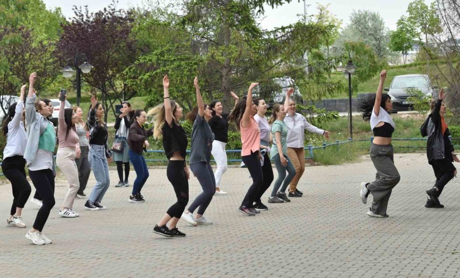 Esogü’de Fiziksel Aktivite Şenliği Düzenlendi