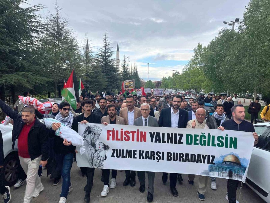 Eskişehir Osmangazi Üniversitesinde Filistin’e Destek Yürüyüşü Gerçekleştirildi