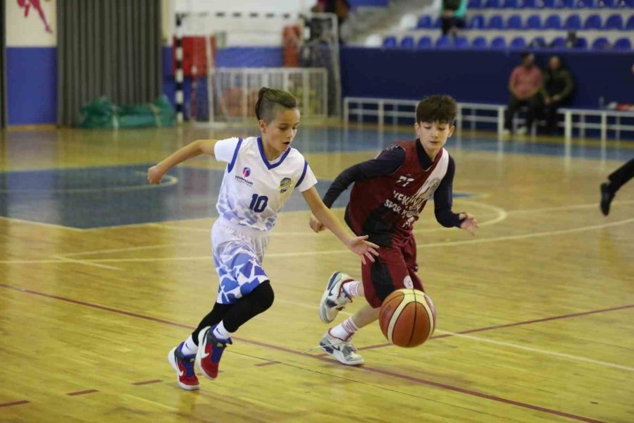 Odunpazarı Belediyesi, 19 Mayıs Spor Şenliği İle Genç Basketbolcuları Buluşturdu